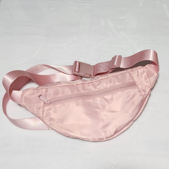 NWOT Large Pink Crossbody Fanny Pack with 4-Zipper Pockets - Picture 4 of 5